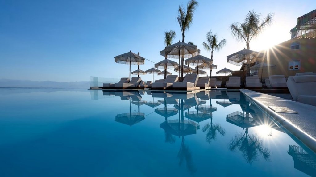 Η Wyndham εγκαινιάζει παραθαλάσσιο resort στο γραφικό χωριό Αχαράβη της Κέρκυρας